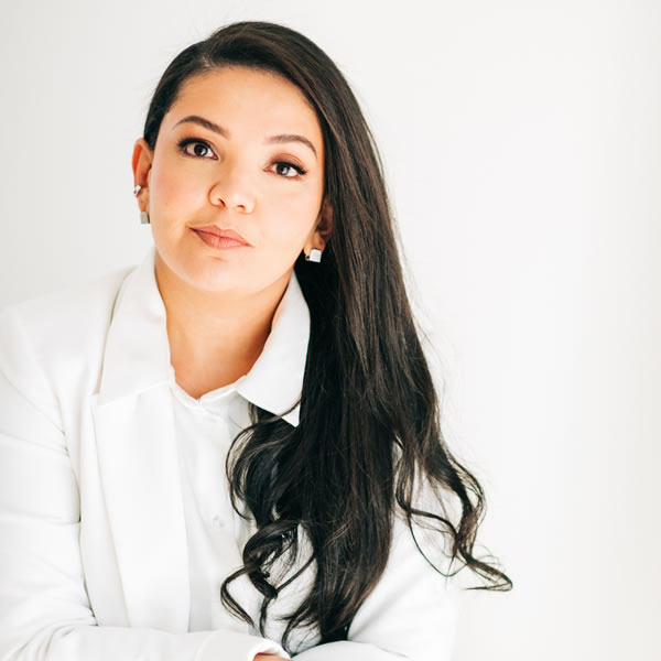 Annelise Barros